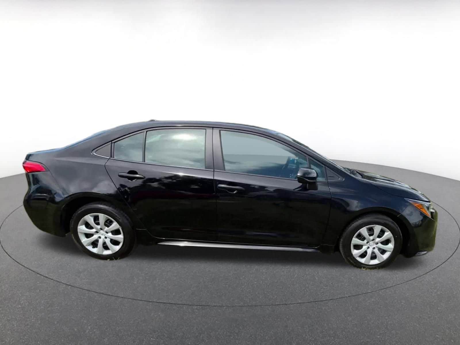 Thumbnail: 2023 Toyota Corolla - 16