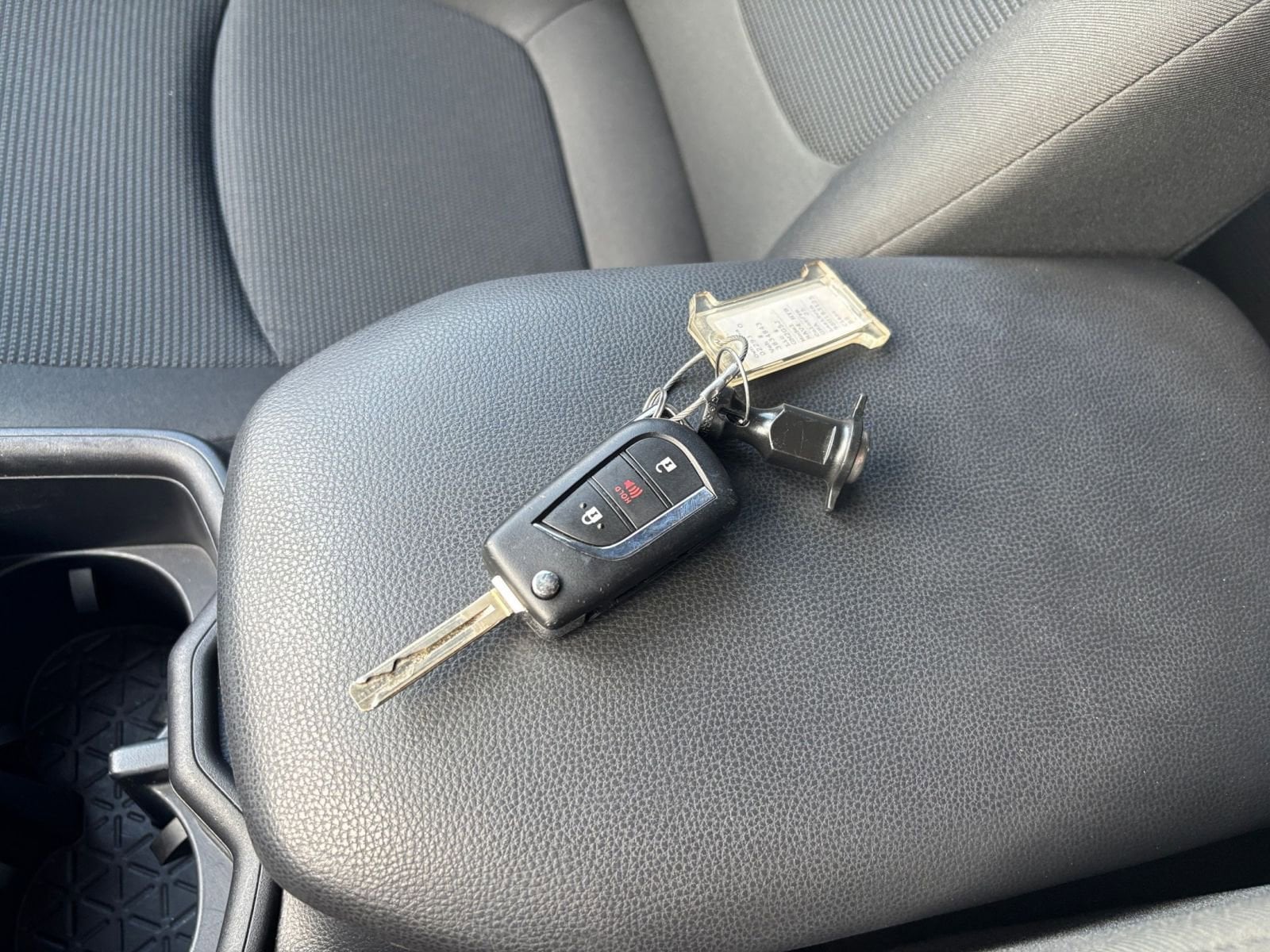 Thumbnail: 2025 Toyota RAV4 - 22