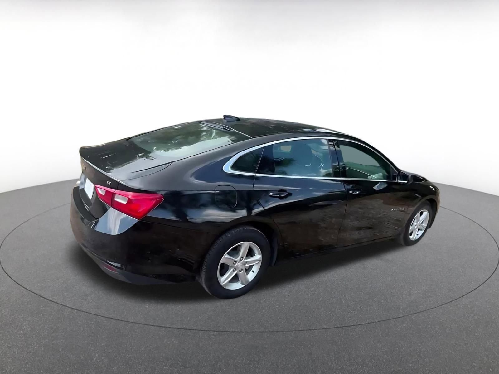 Thumbnail: 2023 Chevrolet Malibu - 14