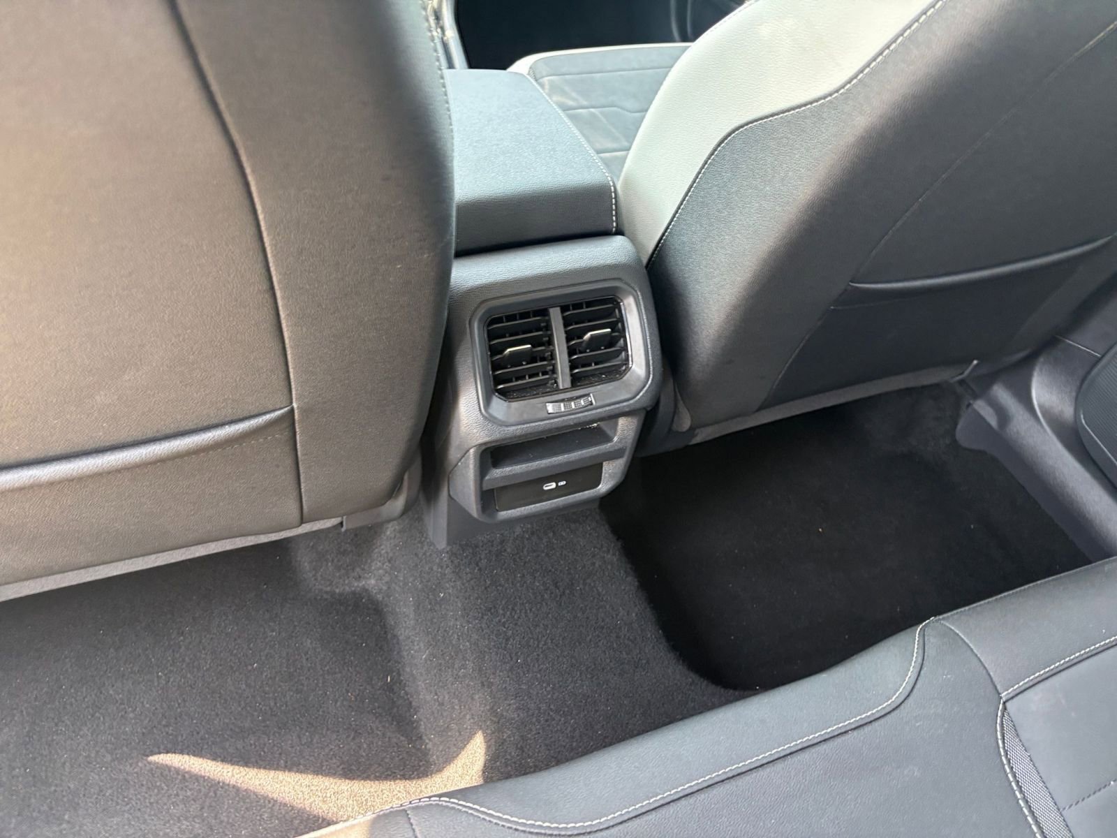 Thumbnail: 2025 Volkswagen Taos - 23