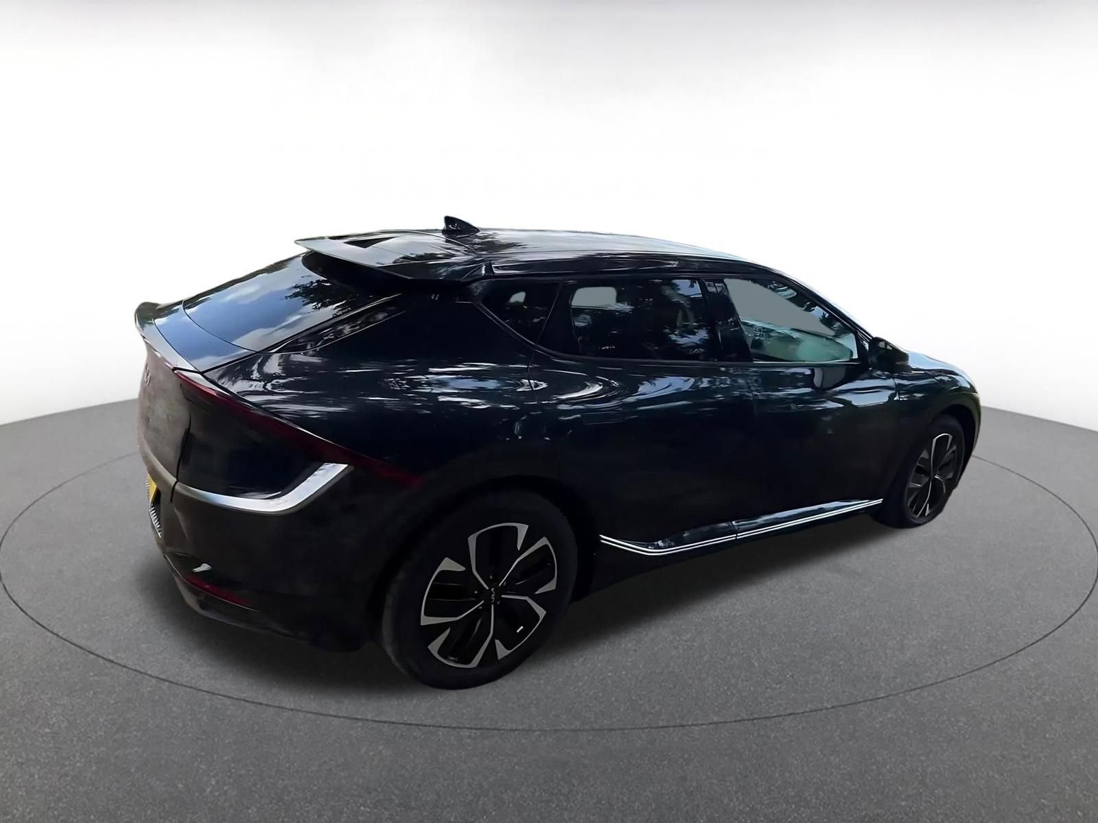 Thumbnail: 2024 Kia EV6 - 14