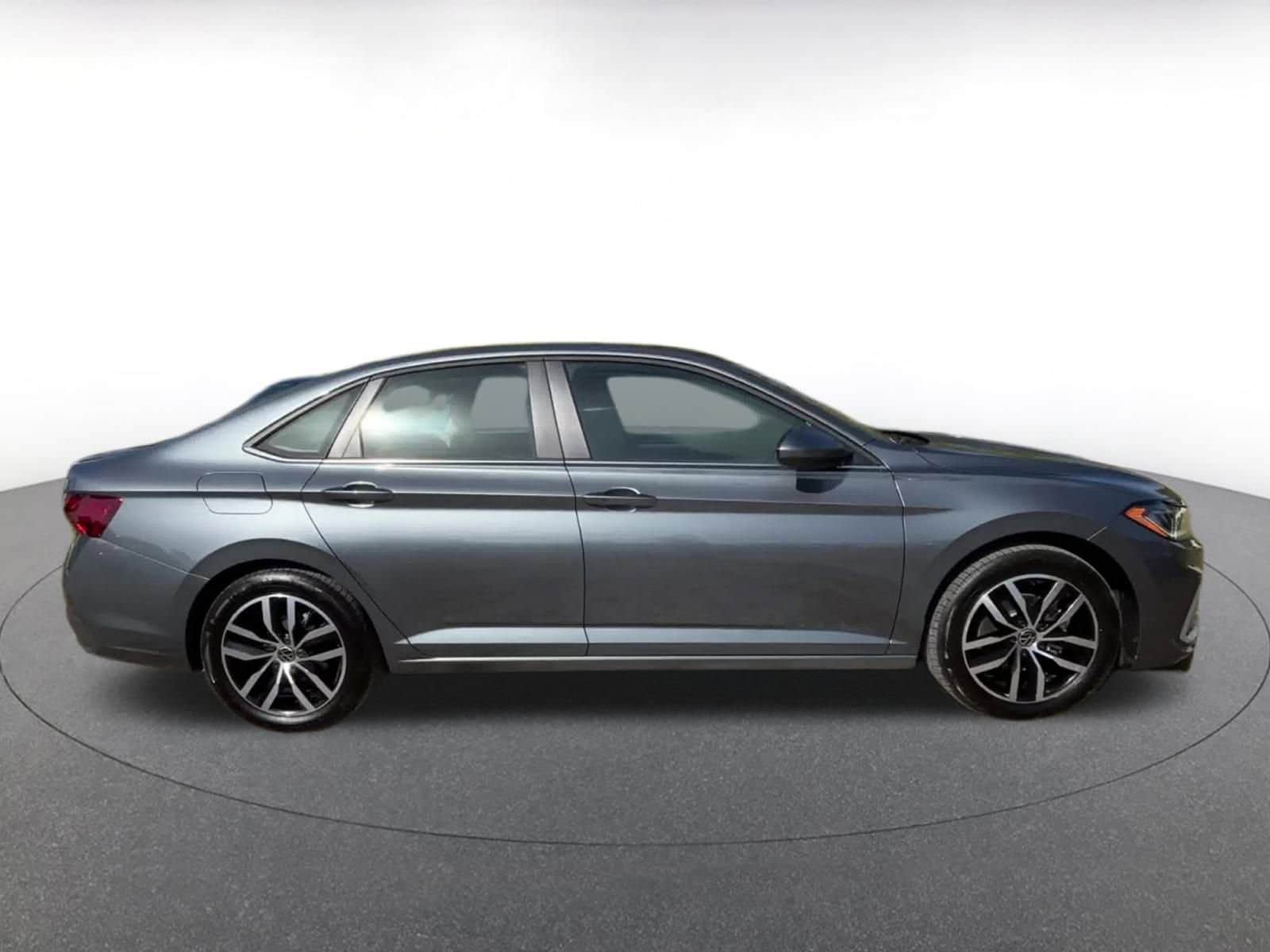 Thumbnail: 2025 Volkswagen Jetta - 16