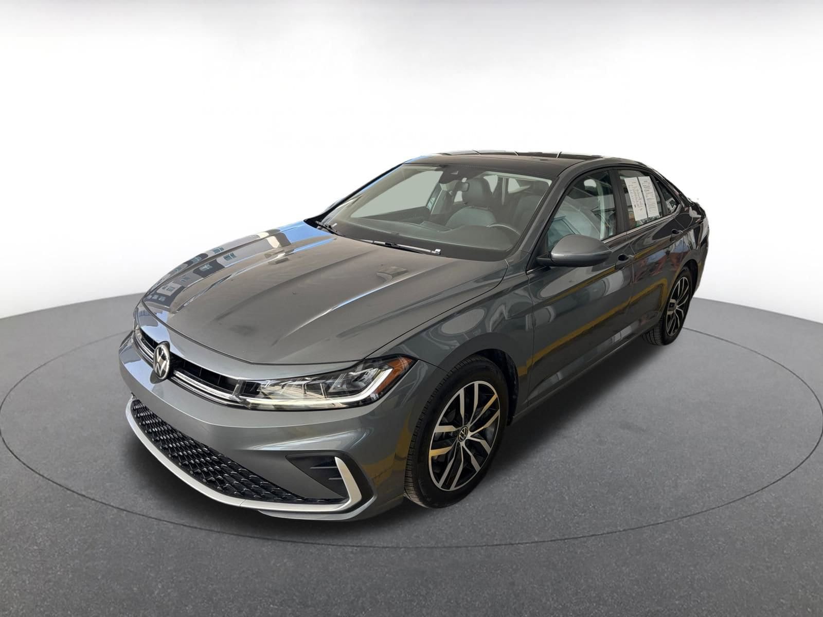 Thumbnail: 2025 Volkswagen Jetta - 4