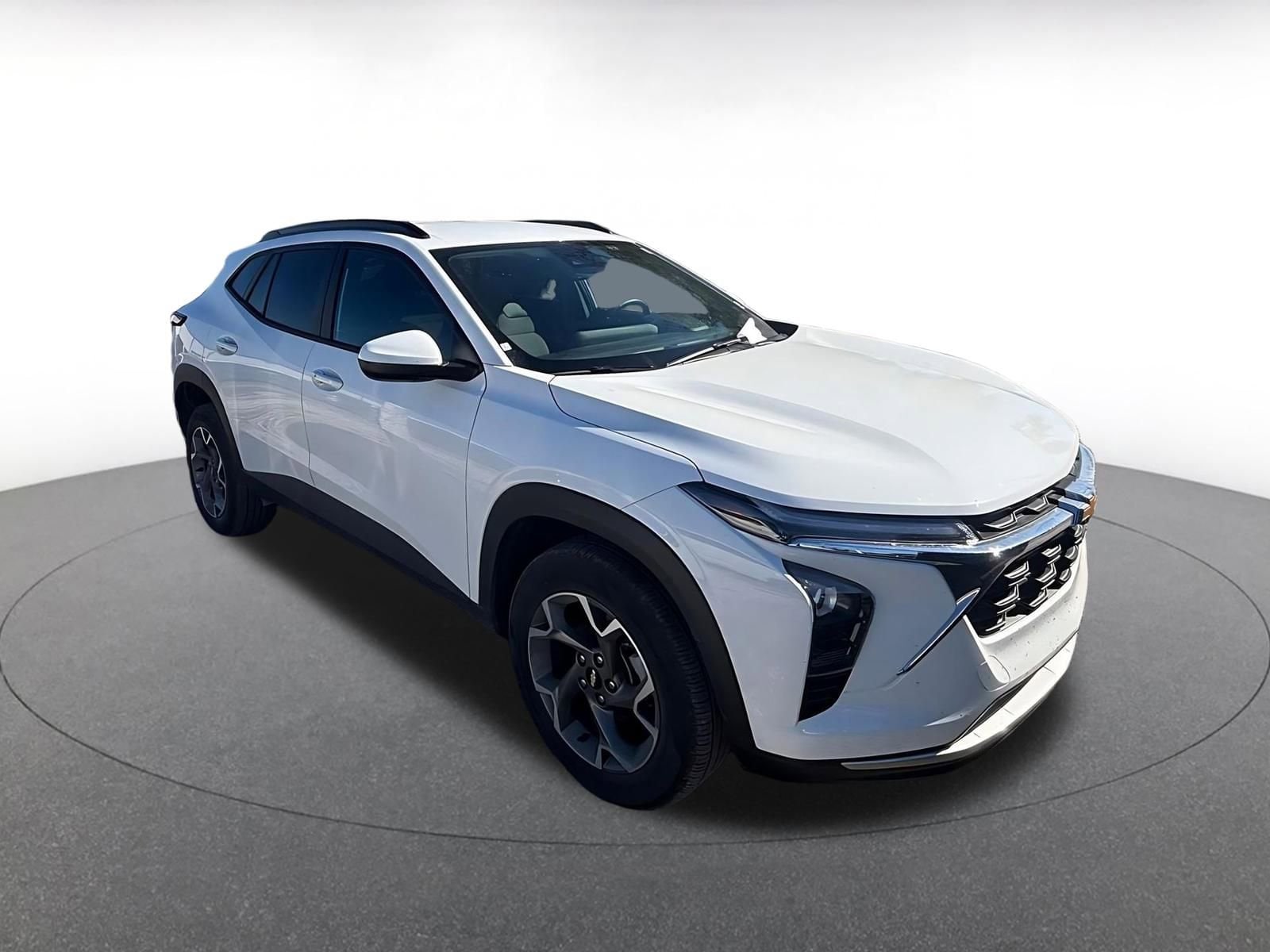 Thumbnail: 2025 Chevrolet Trax - 2