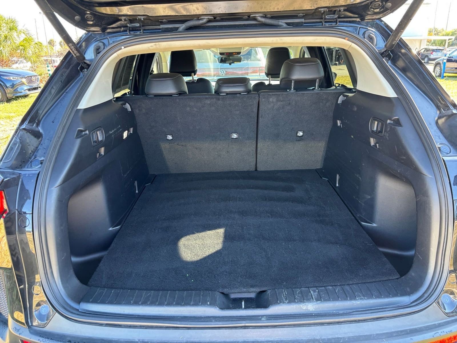 Thumbnail: 2025 Mazda CX-50 - 32