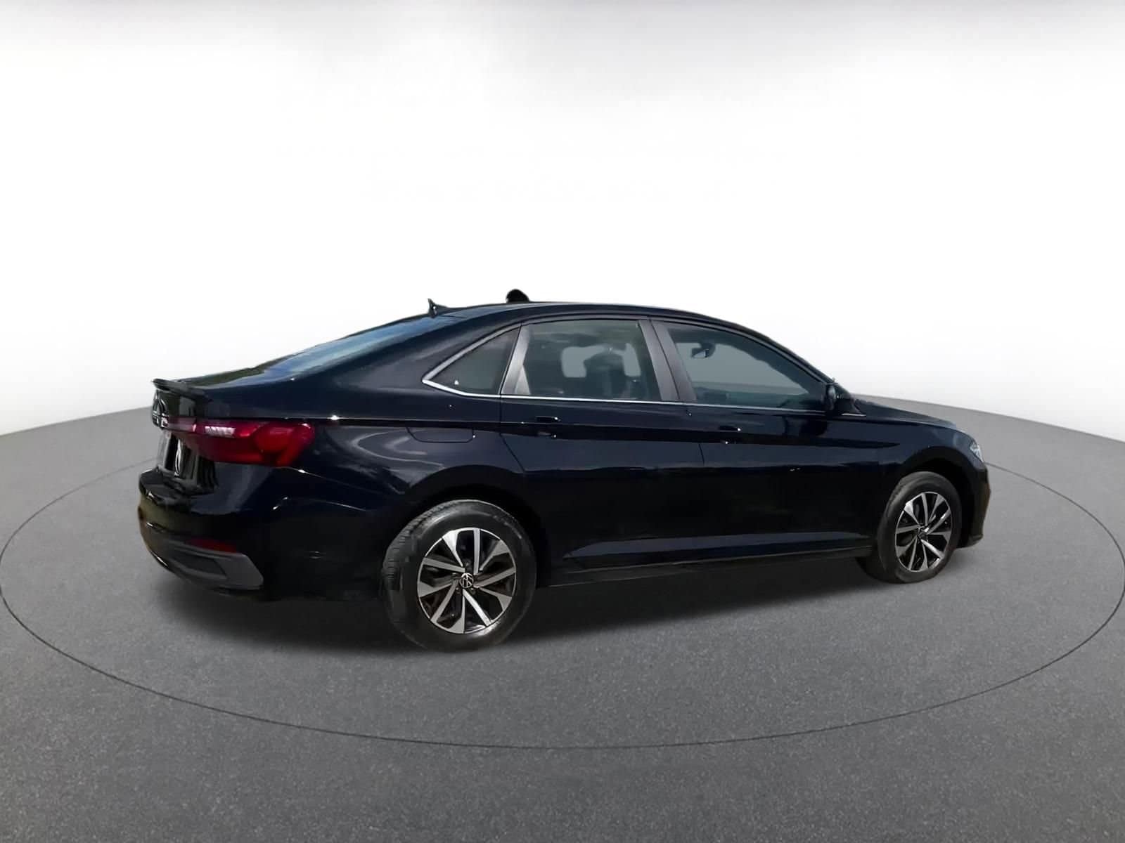 Thumbnail: 2025 Volkswagen Jetta - 16