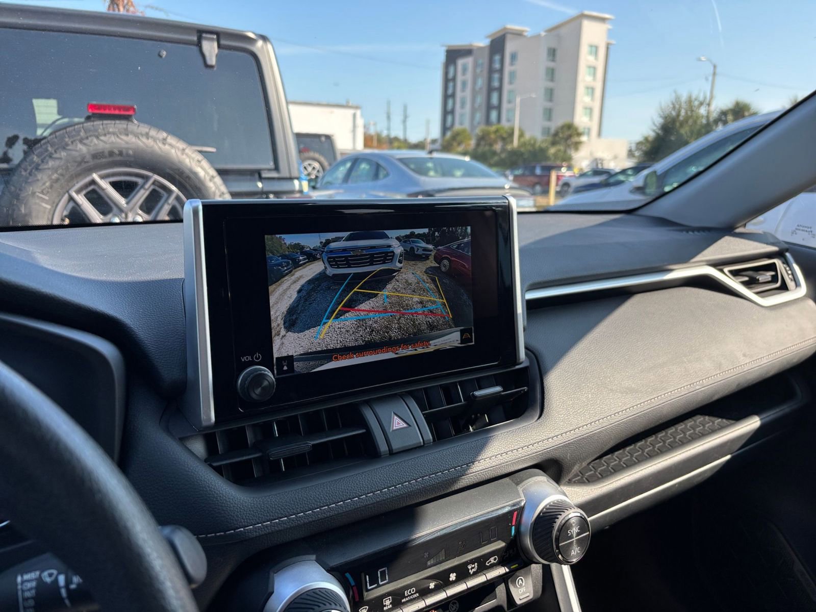 Thumbnail: 2025 Toyota RAV4 - 21