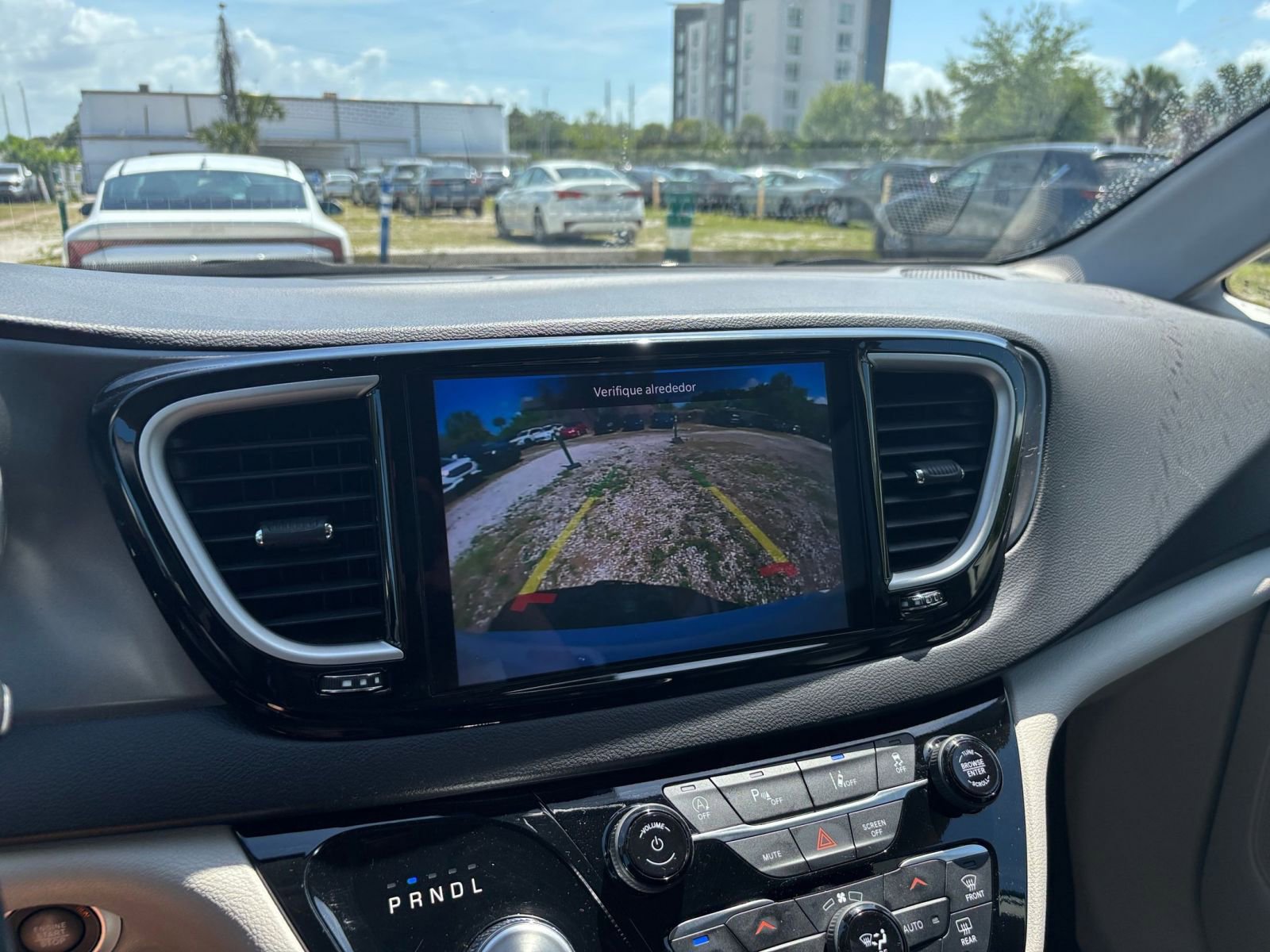 Thumbnail: 2024 Chrysler Pacifica - 24