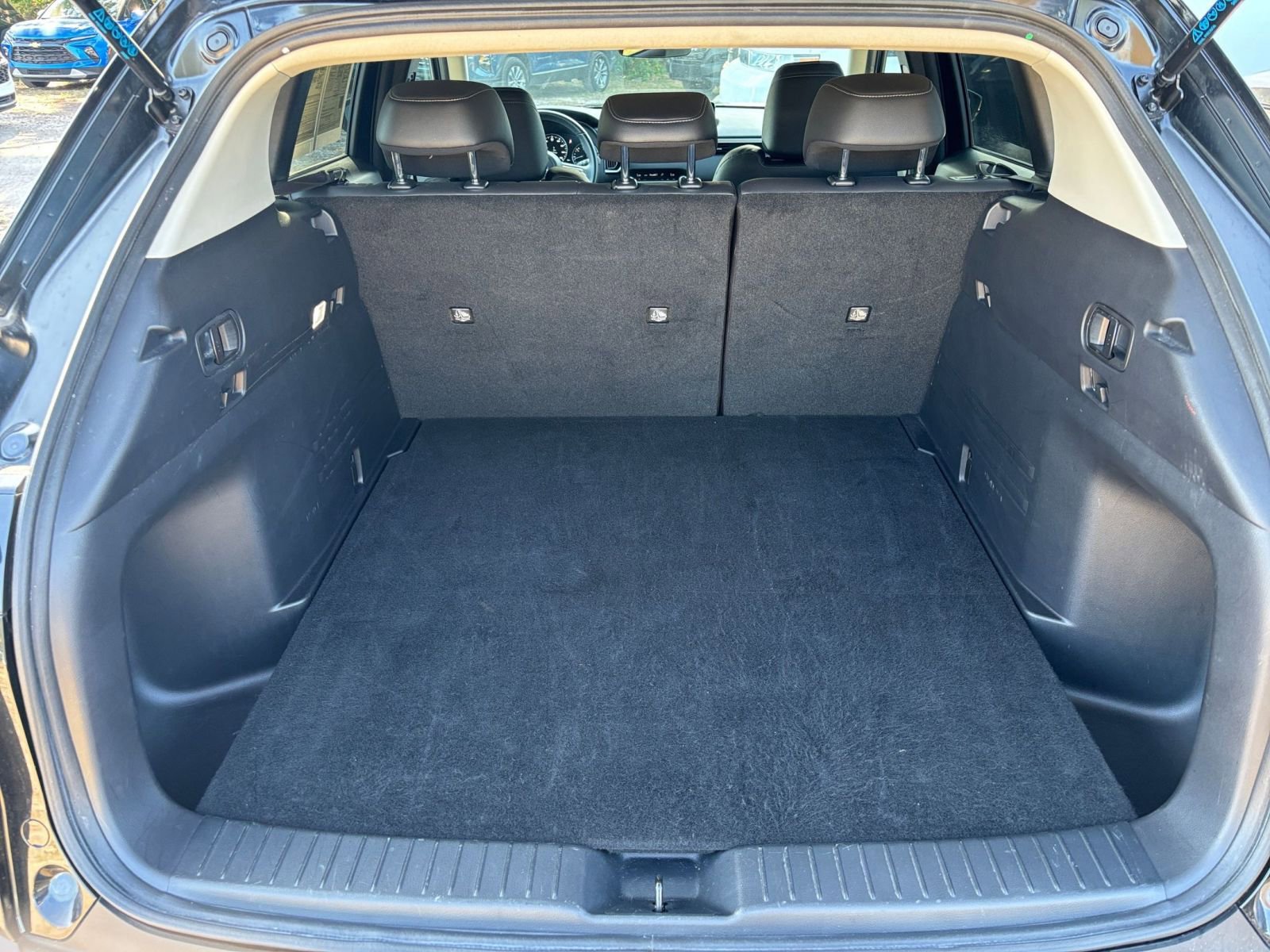 Thumbnail: 2025 Mazda CX-50 - 31