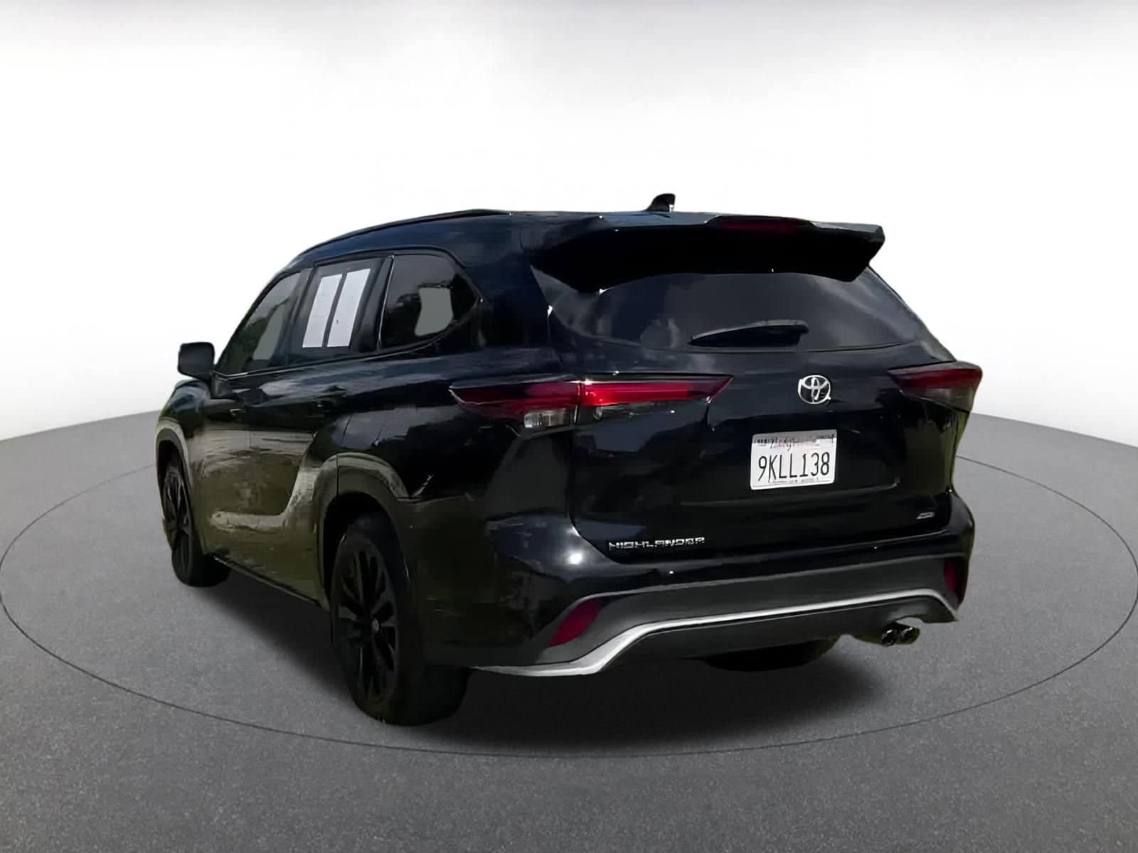 Thumbnail: 2024 Toyota Highlander - 12