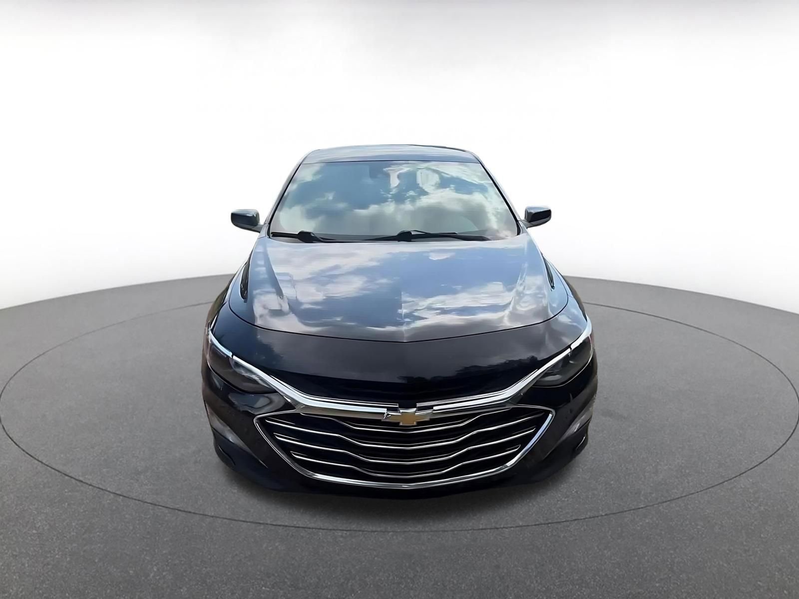 Thumbnail: 2023 Chevrolet Malibu - 3
