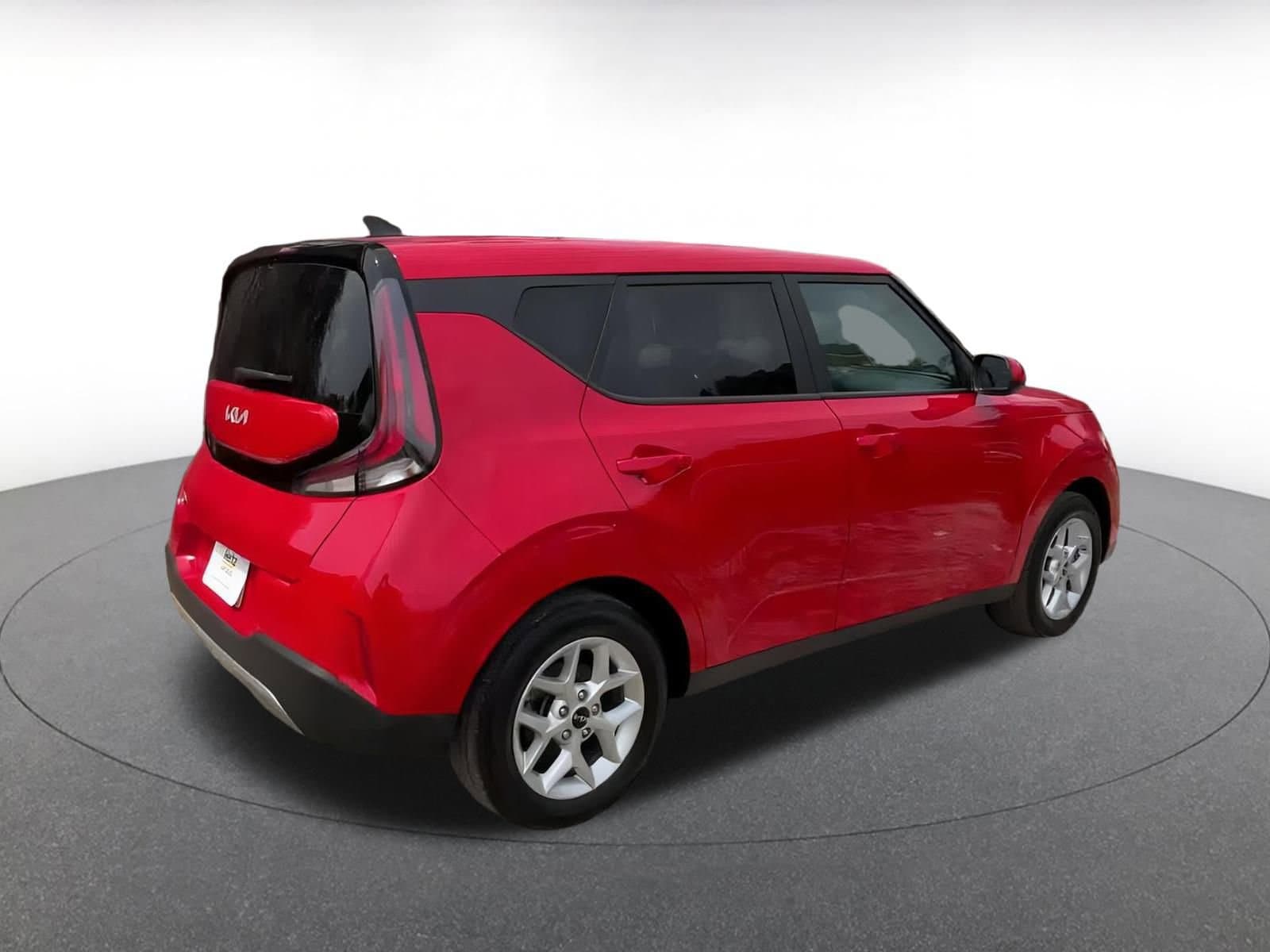 2024 Kia Soul LX 12