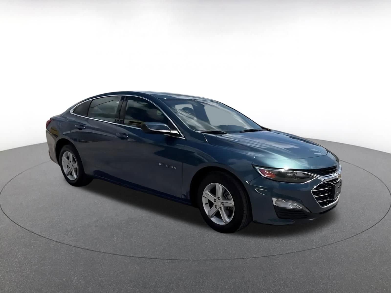 Thumbnail: 2024 Chevrolet Malibu - 2