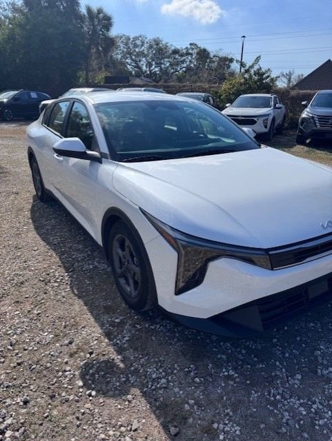 Thumbnail: 2025 Kia K4 - 1