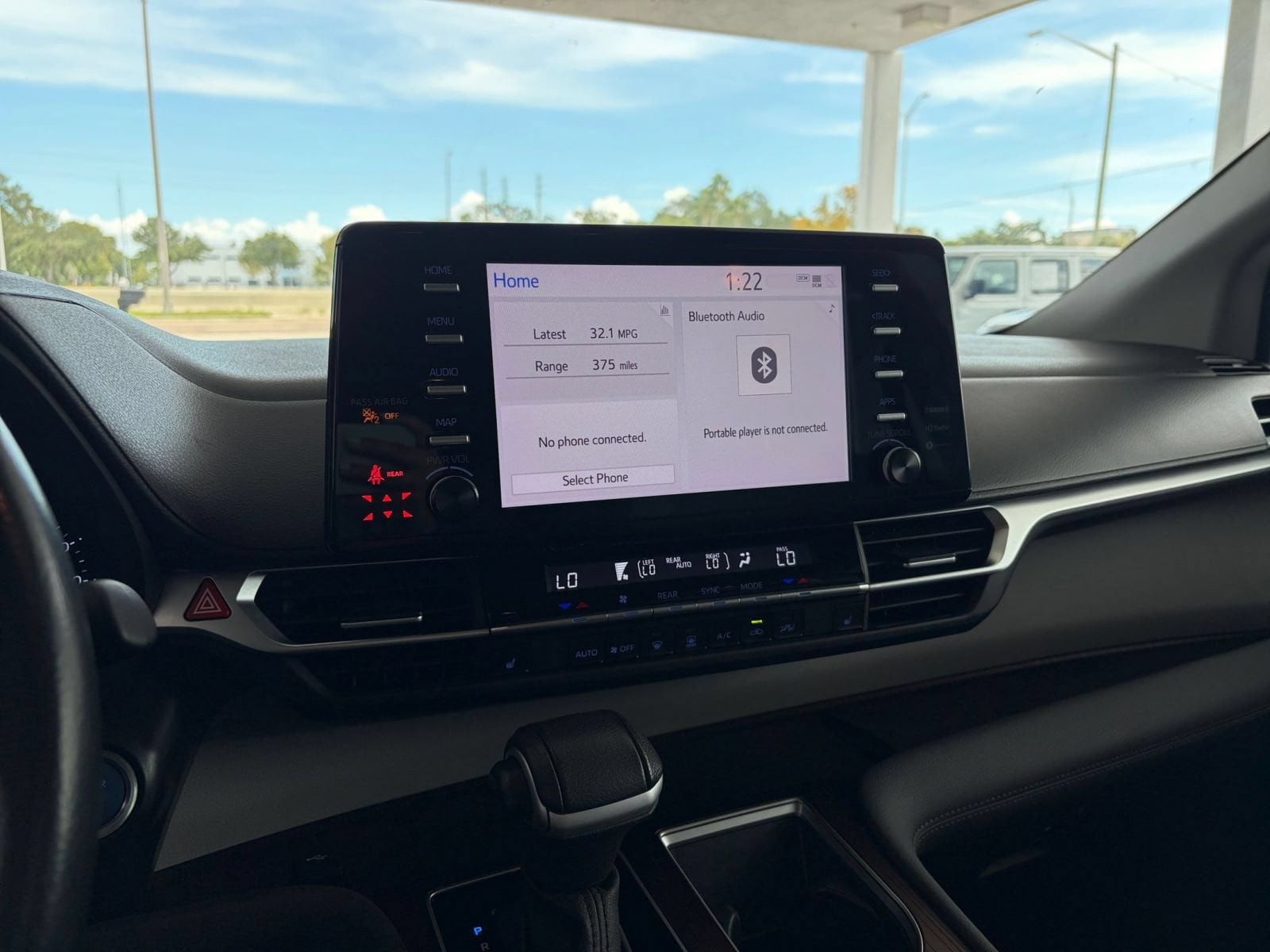 Thumbnail: 2024 Toyota Sienna - 16