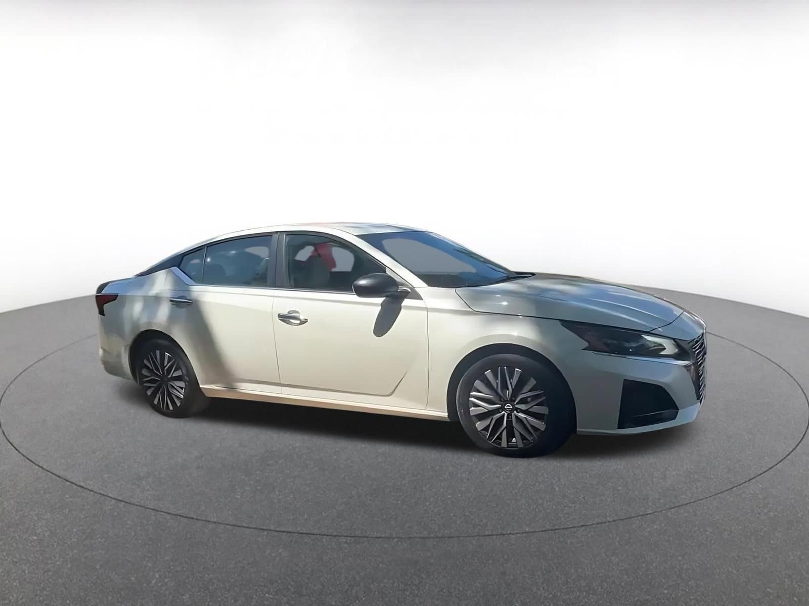 Thumbnail: 2025 Nissan Altima - 2