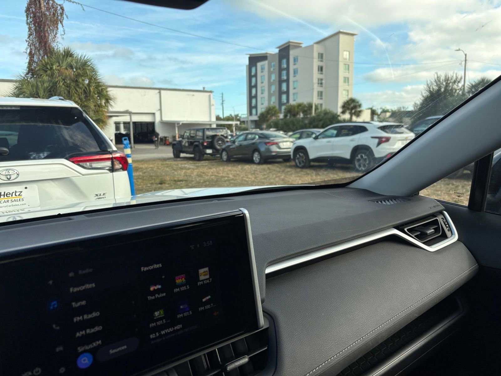 Thumbnail: 2025 Toyota RAV4 - 35