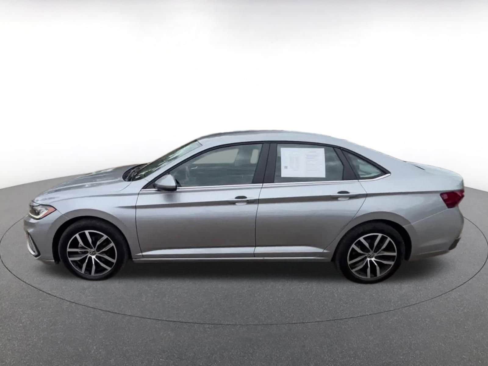 Thumbnail: 2025 Volkswagen Jetta - 10