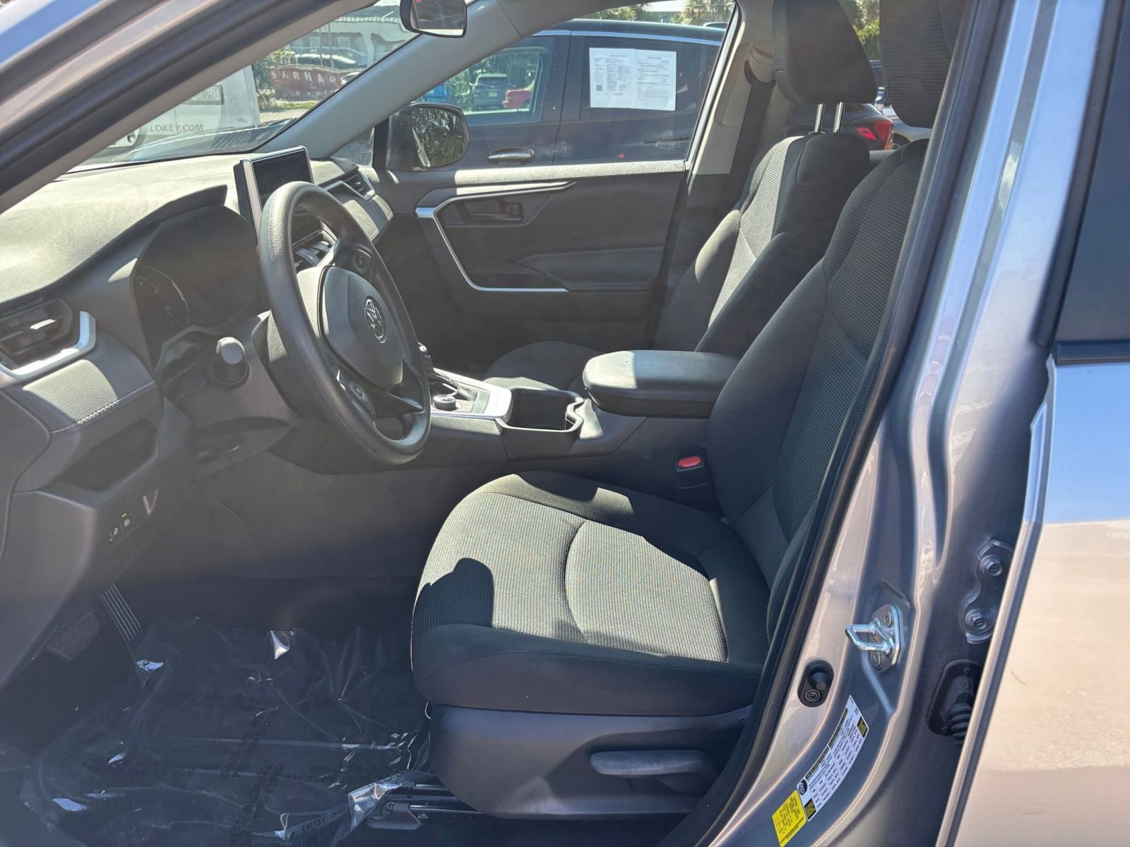 Thumbnail: 2025 Toyota RAV4 - 27