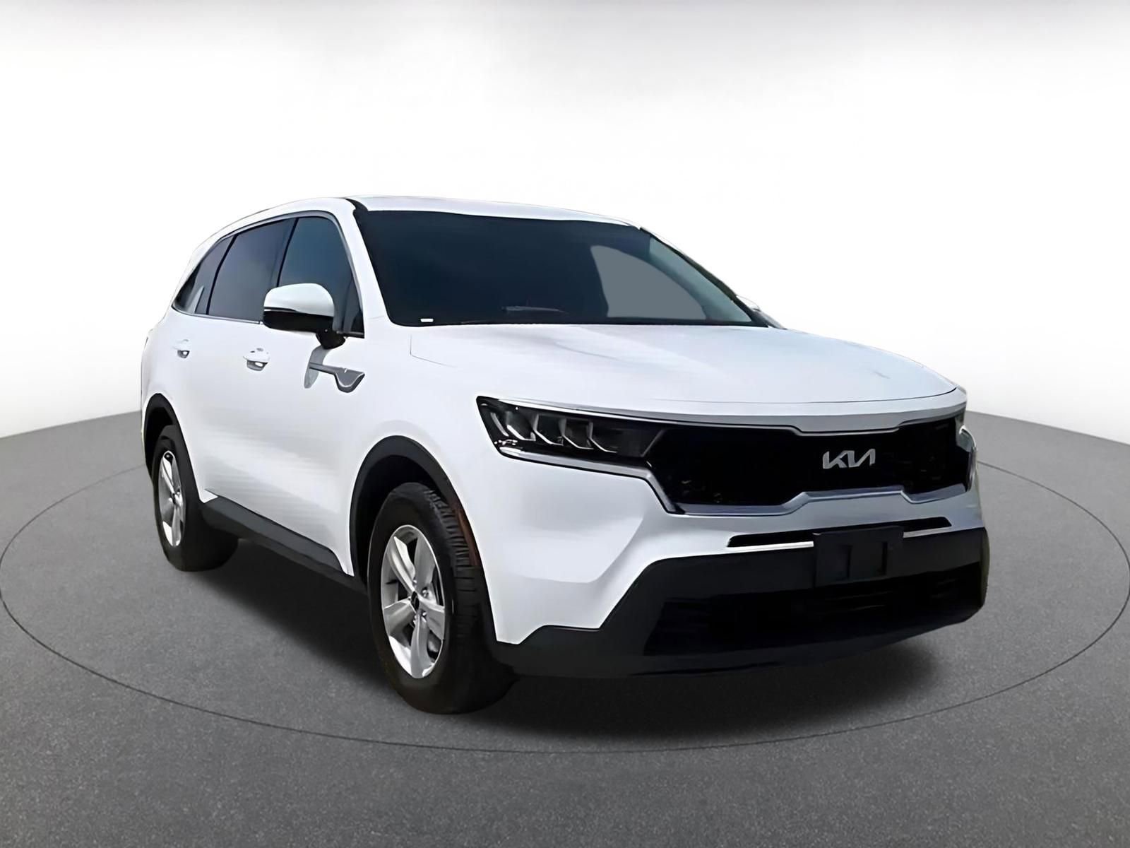 Thumbnail: 2023 Kia Sorento - 3