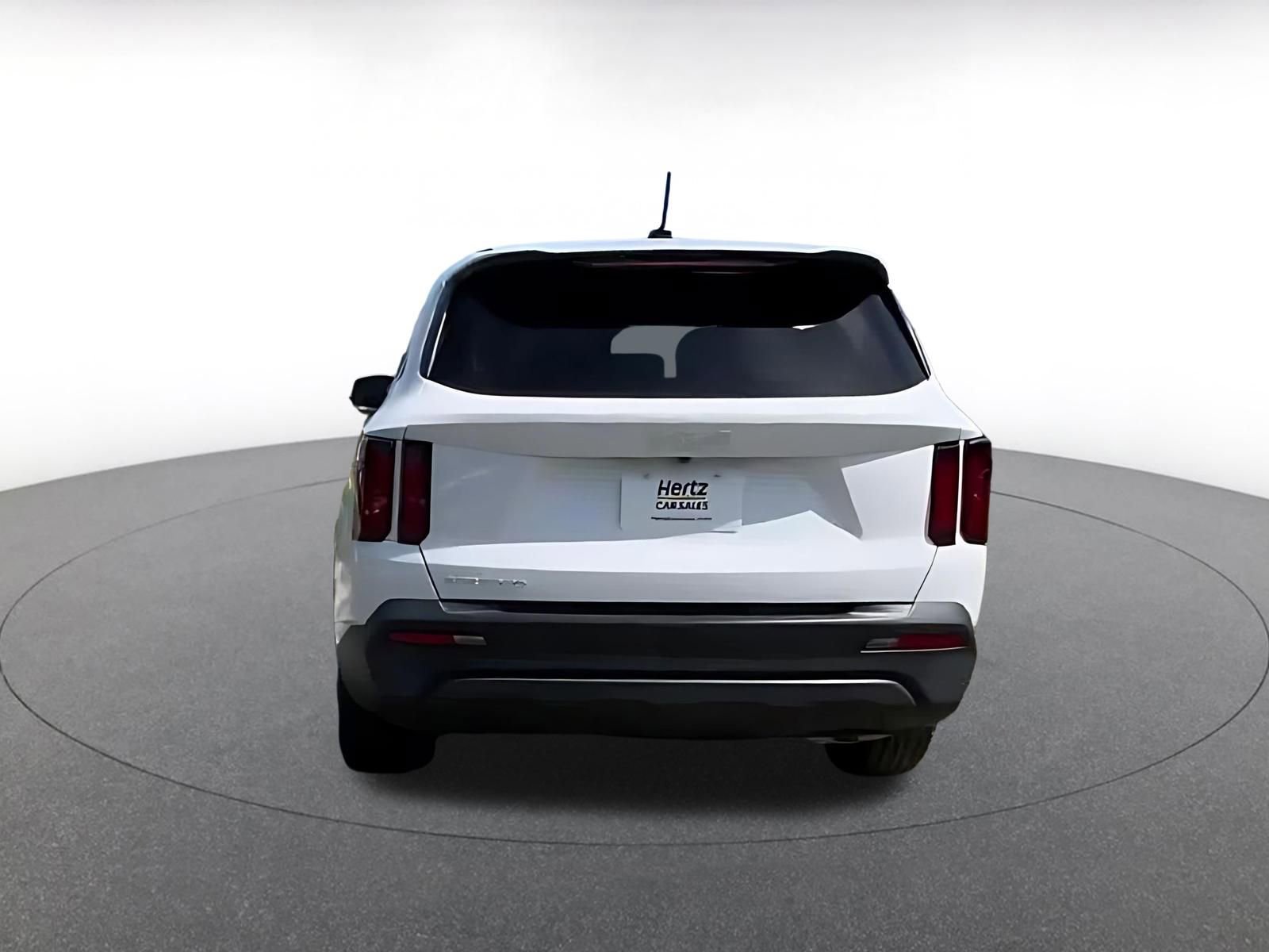 Thumbnail: 2023 Kia Sorento - 12