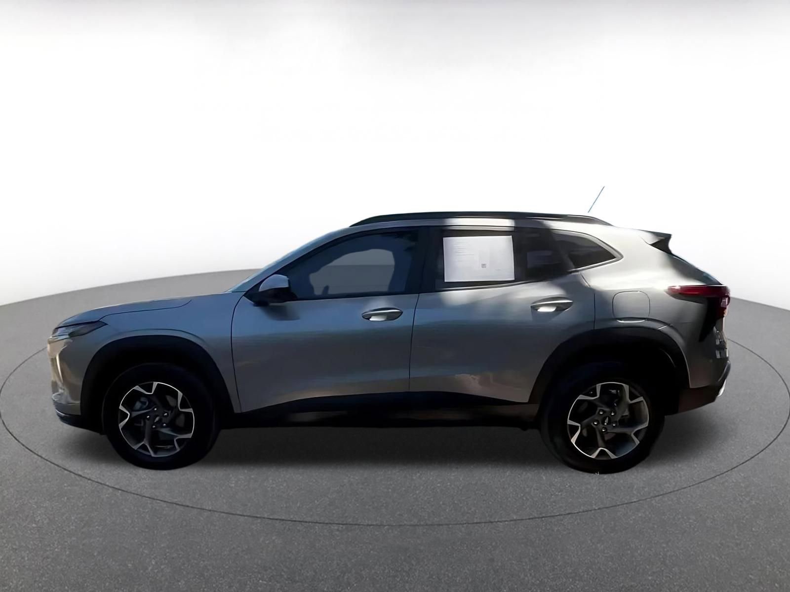 Thumbnail: 2025 Chevrolet Trax - 9