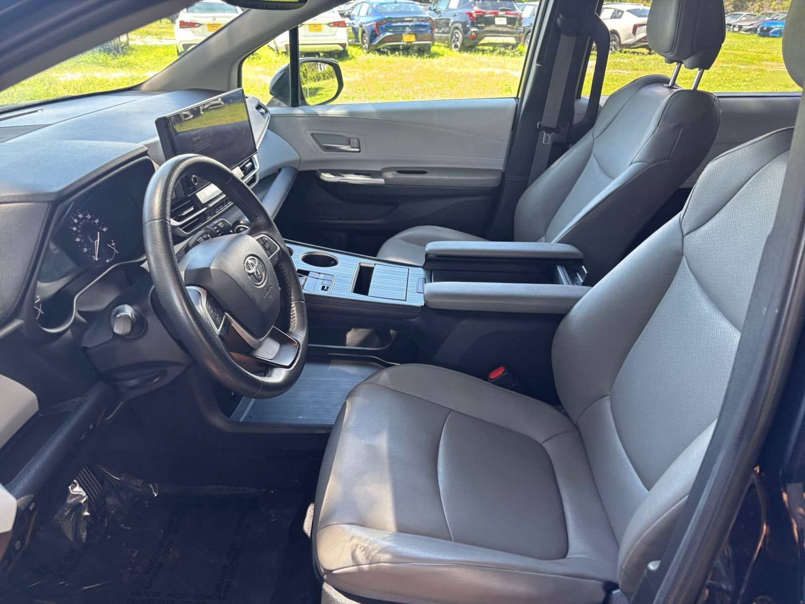 Thumbnail: 2025 Toyota Sienna - 29