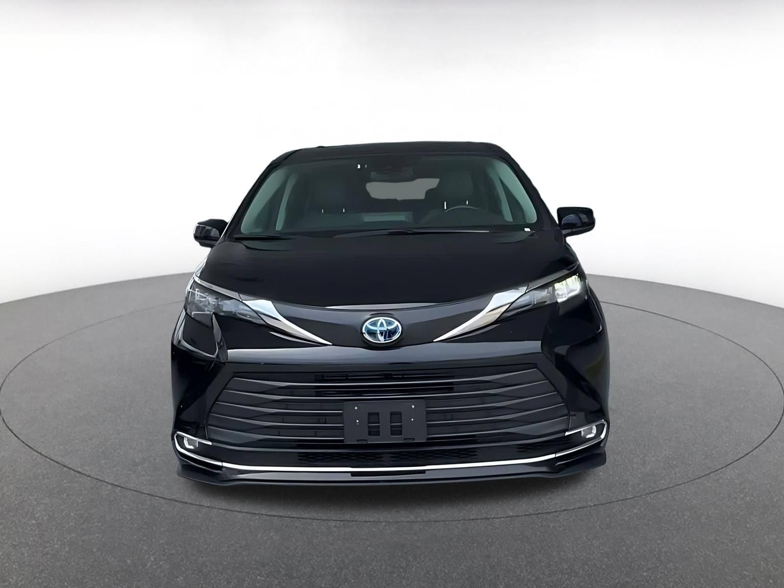Thumbnail: 2024 Toyota Sienna - 4