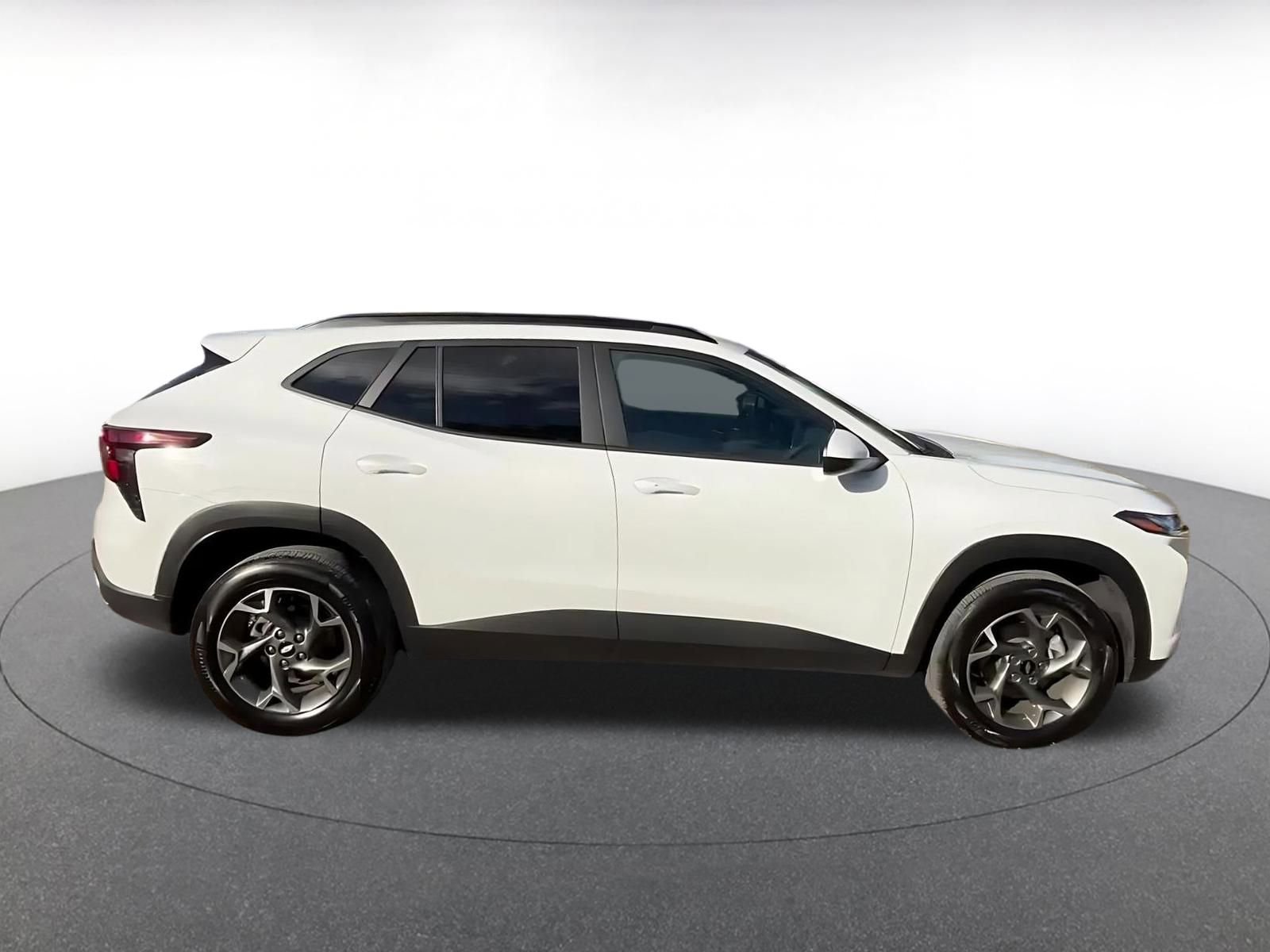 Thumbnail: 2025 Chevrolet Trax - 16