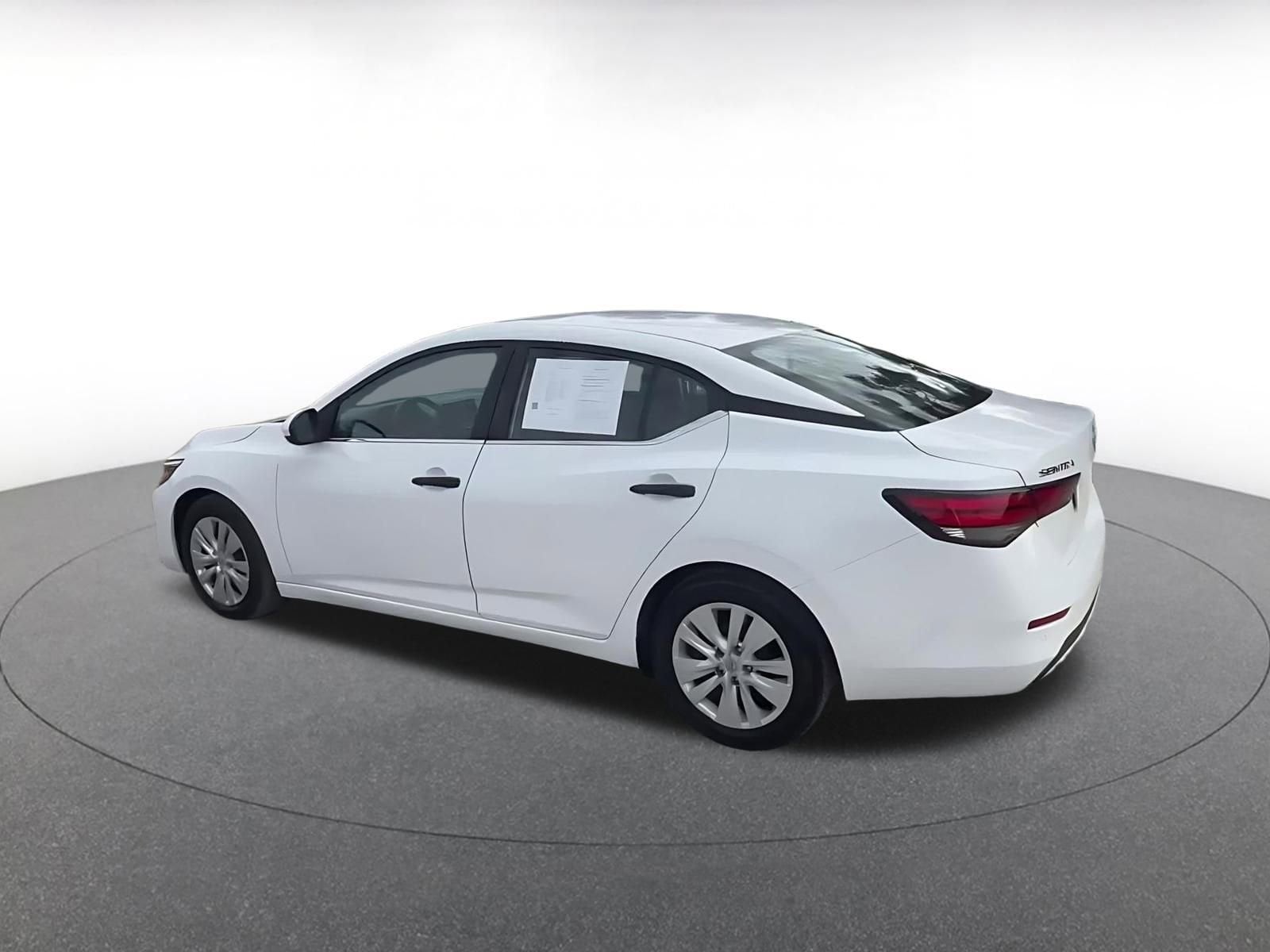 Thumbnail: 2025 Nissan Sentra - 10