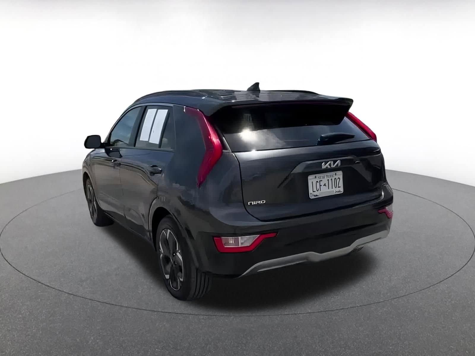 Thumbnail: 2023 Kia Niro - 11