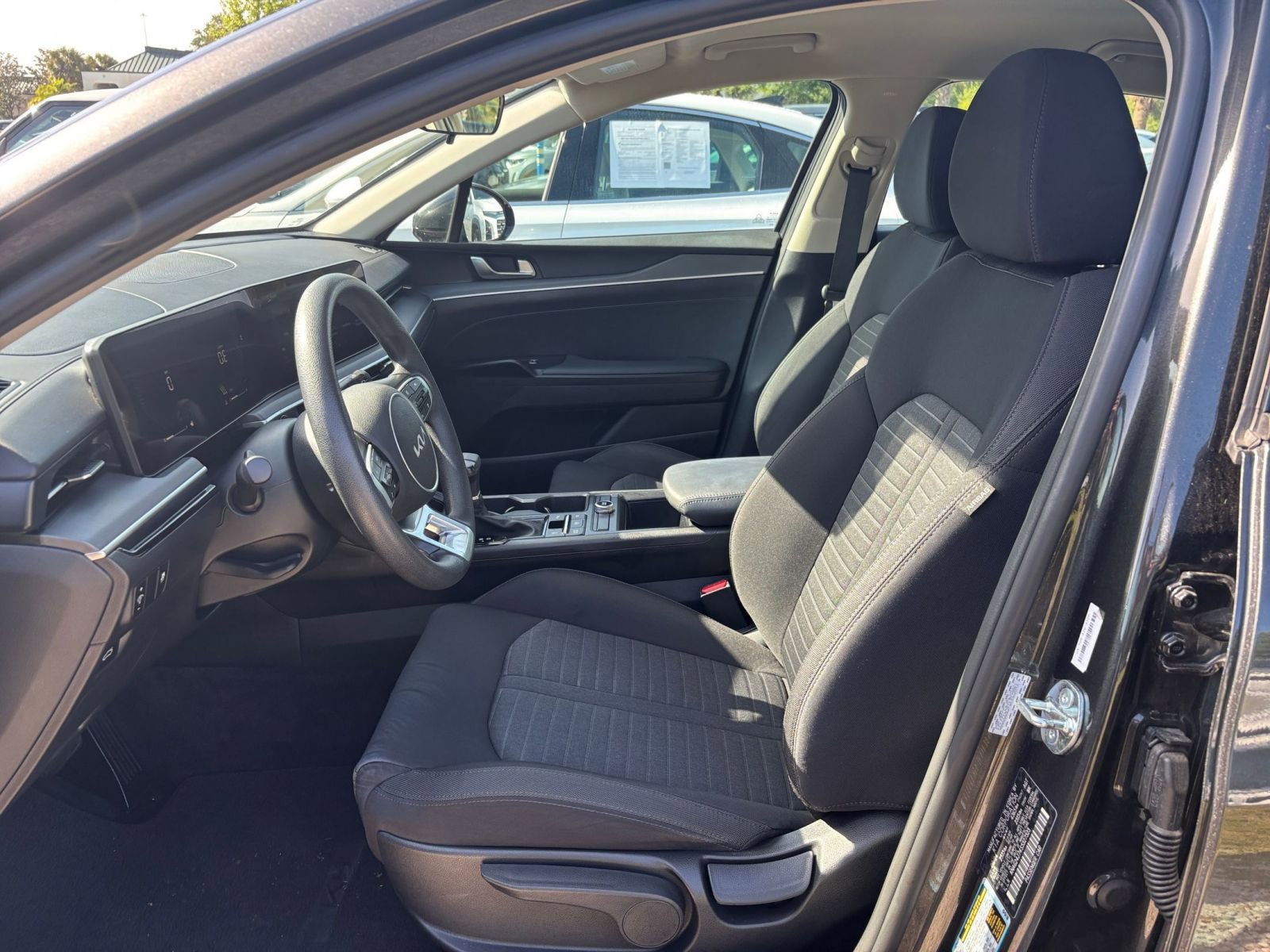 Thumbnail: 2025 Kia K5 - 29