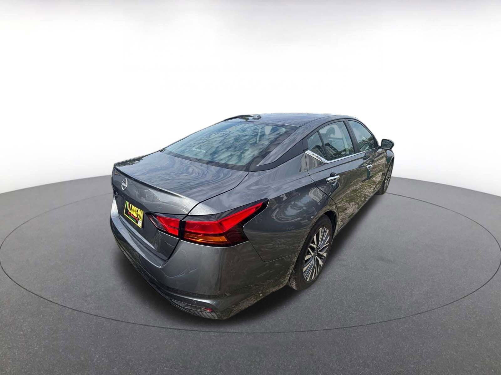 Thumbnail: 2025 Nissan Altima - 7