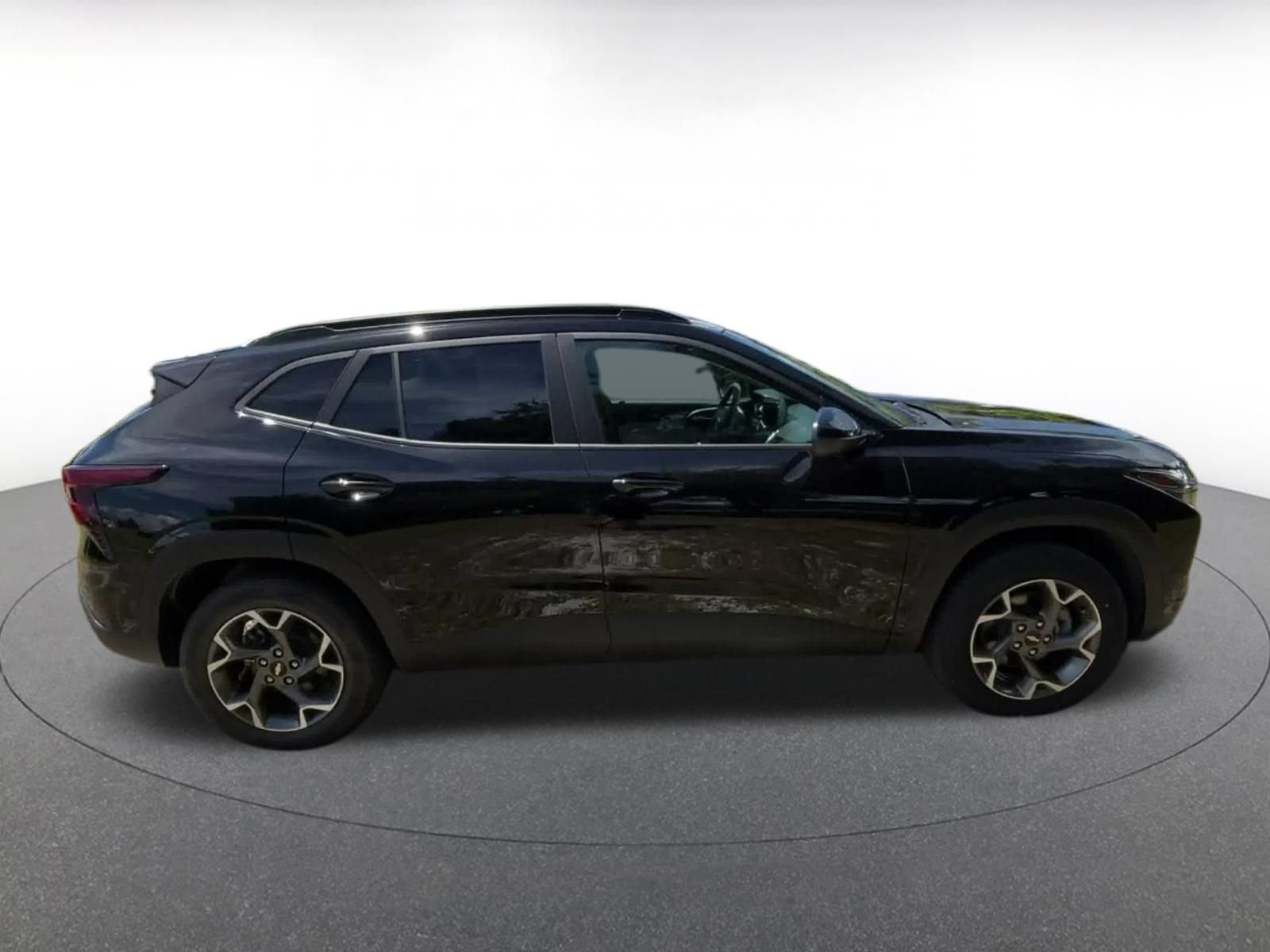 Thumbnail: 2025 Chevrolet Trax - 15