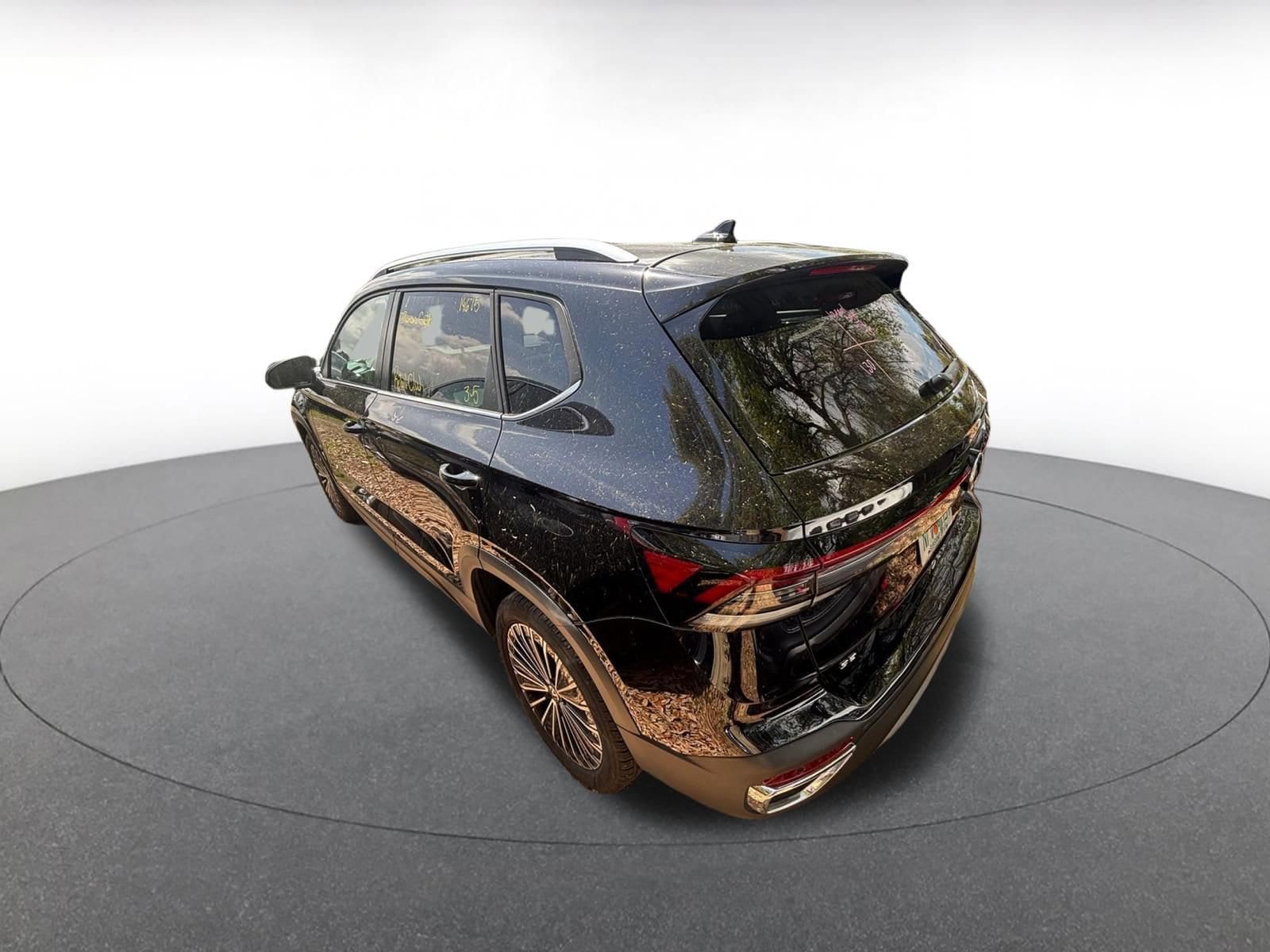 Thumbnail: 2025 Volkswagen Taos - 5