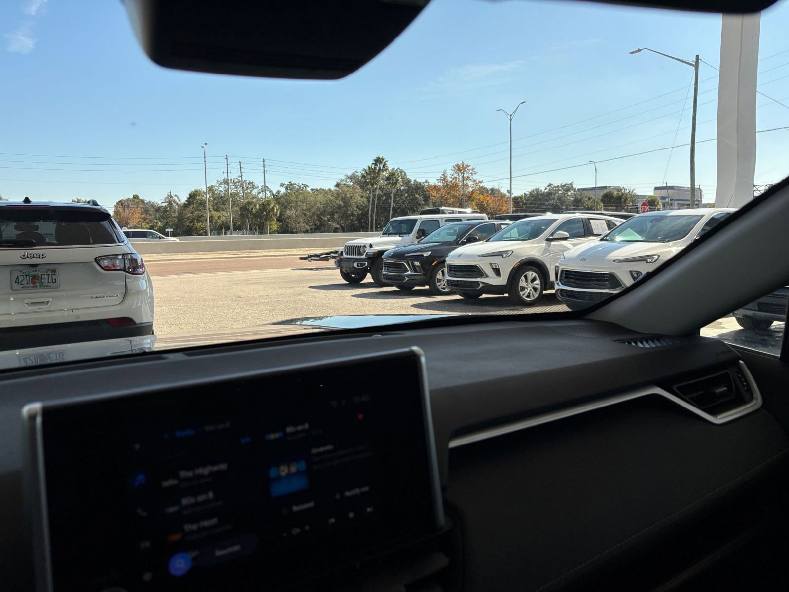 Thumbnail: 2025 Toyota RAV4 - 35