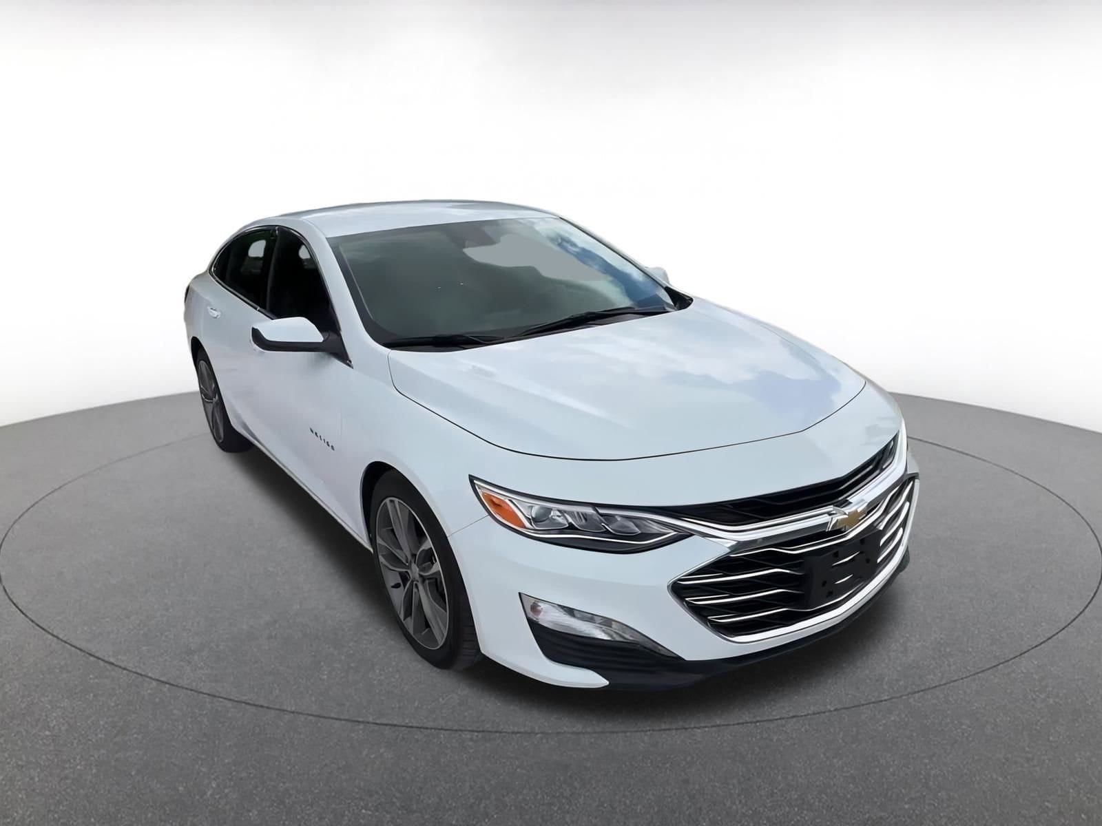 Thumbnail: 2024 Chevrolet Malibu - 3