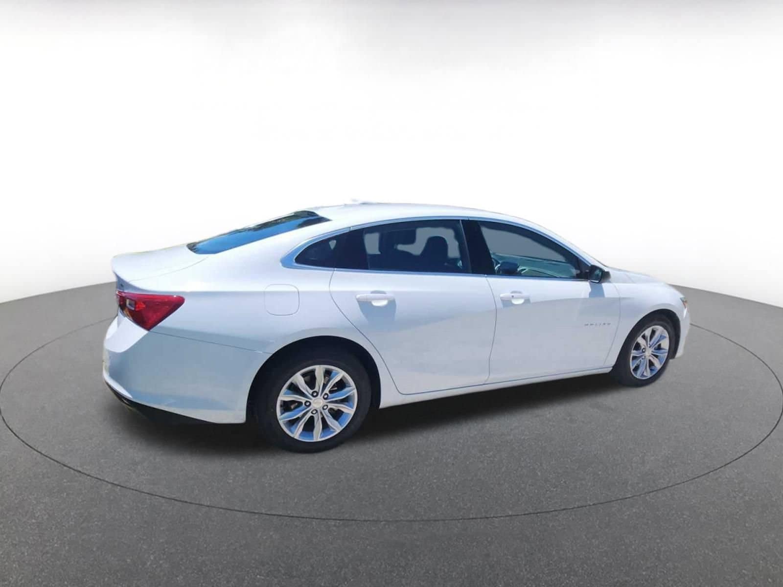Thumbnail: 2023 Chevrolet Malibu - 9