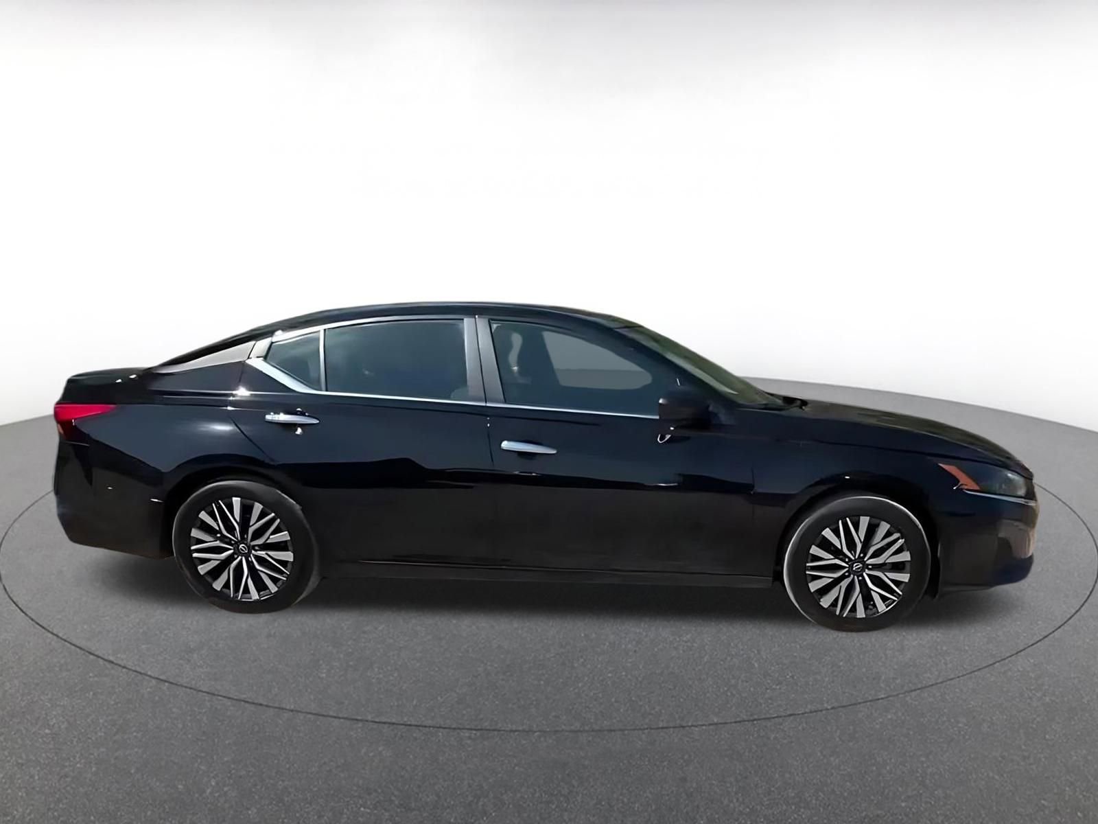Thumbnail: 2025 Nissan Altima - 15