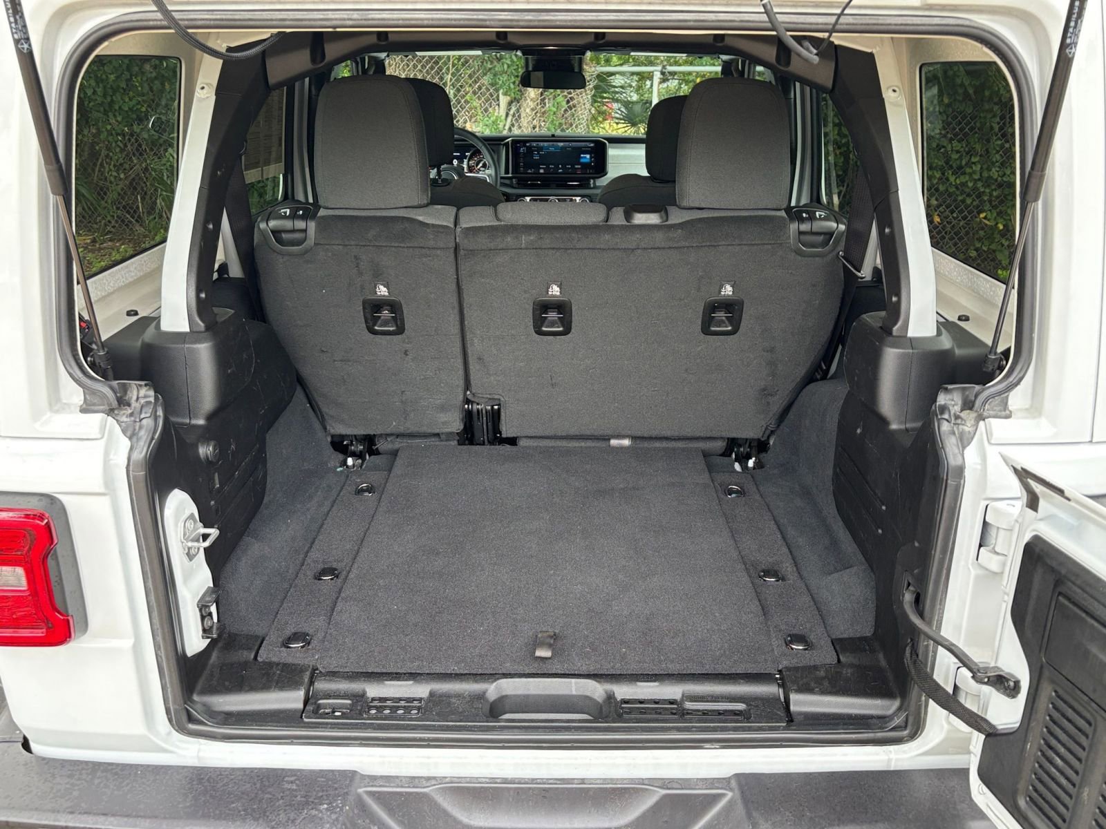 Thumbnail: 2025 Jeep Wrangler - 31