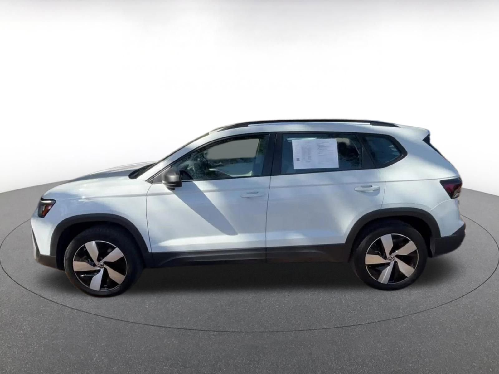 Thumbnail: 2025 Volkswagen Taos - 9