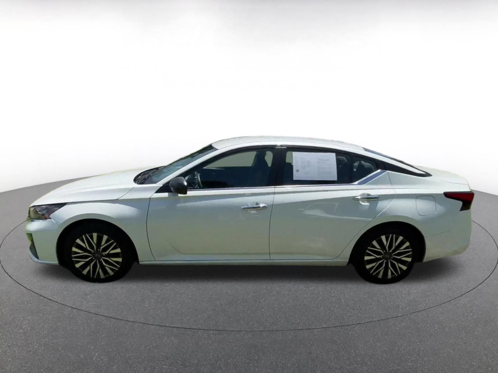 Thumbnail: 2025 Nissan Altima - 9