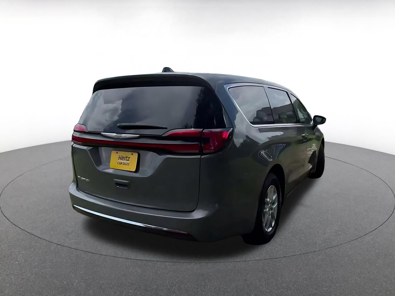 Thumbnail: 2025 Chrysler Pacifica - 14