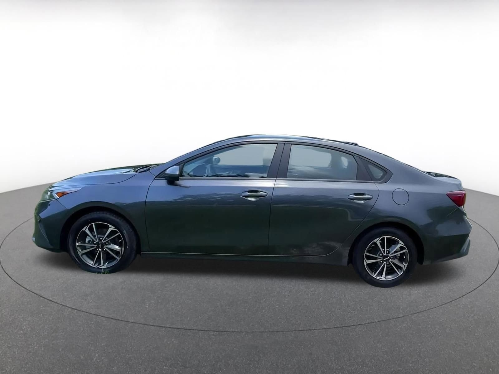Thumbnail: 2024 Kia Forte - 9