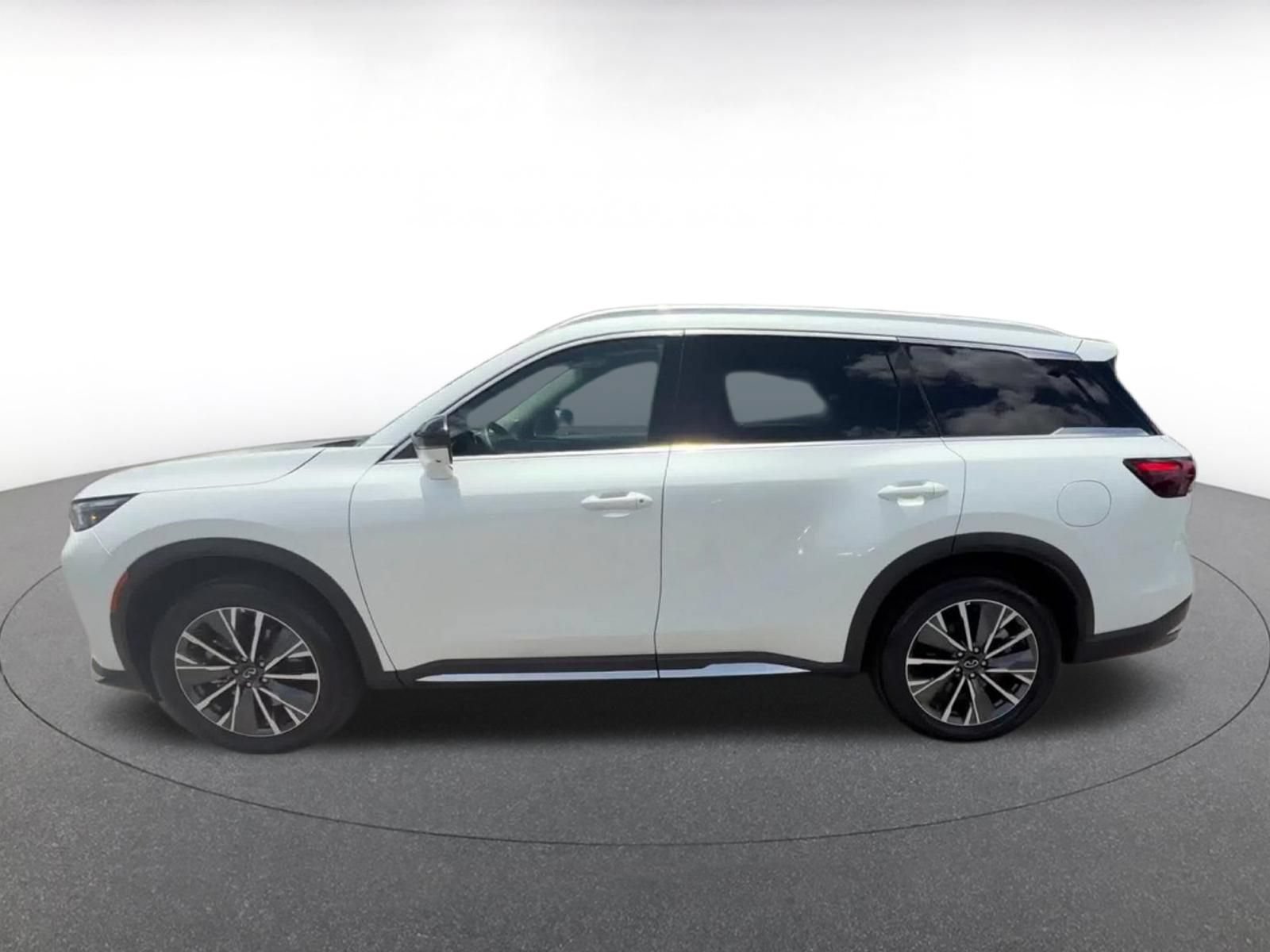Thumbnail: 2026 INFINITI QX60 - 9