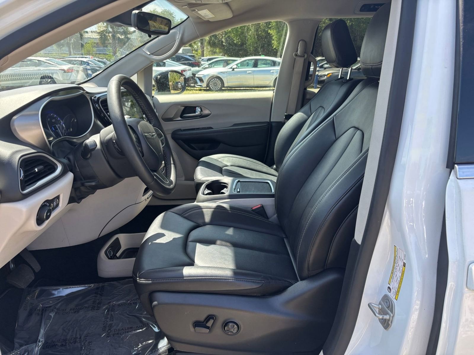 Thumbnail: 2024 Chrysler Pacifica - 28