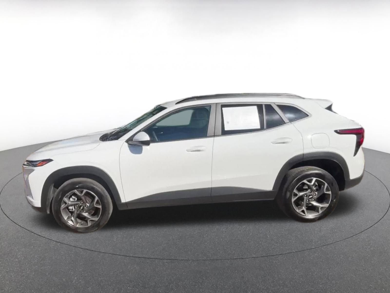 Thumbnail: 2025 Chevrolet Trax - 9