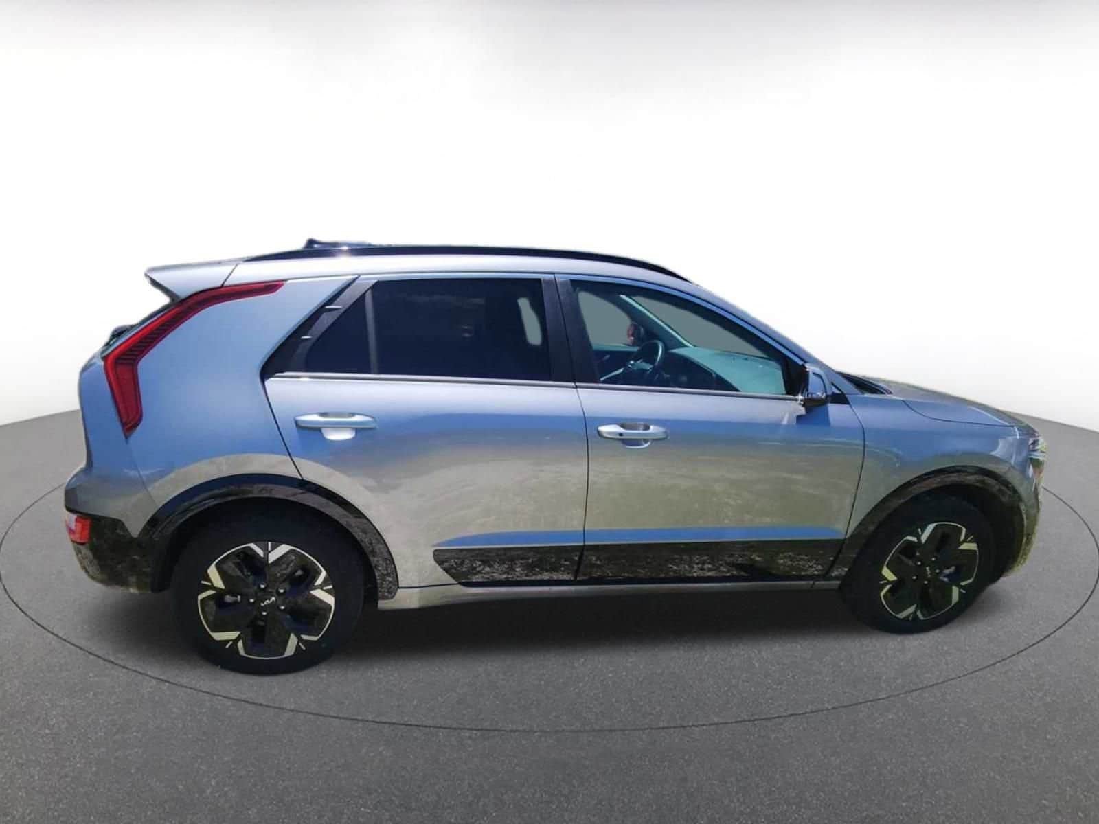 Thumbnail: 2023 Kia Niro - 8
