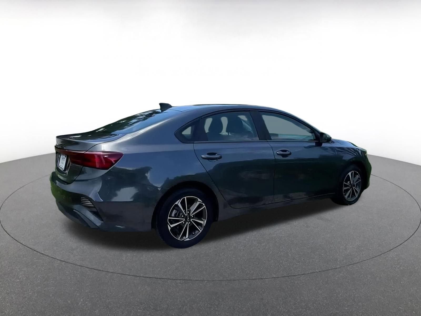 Thumbnail: 2024 Kia Forte - 15