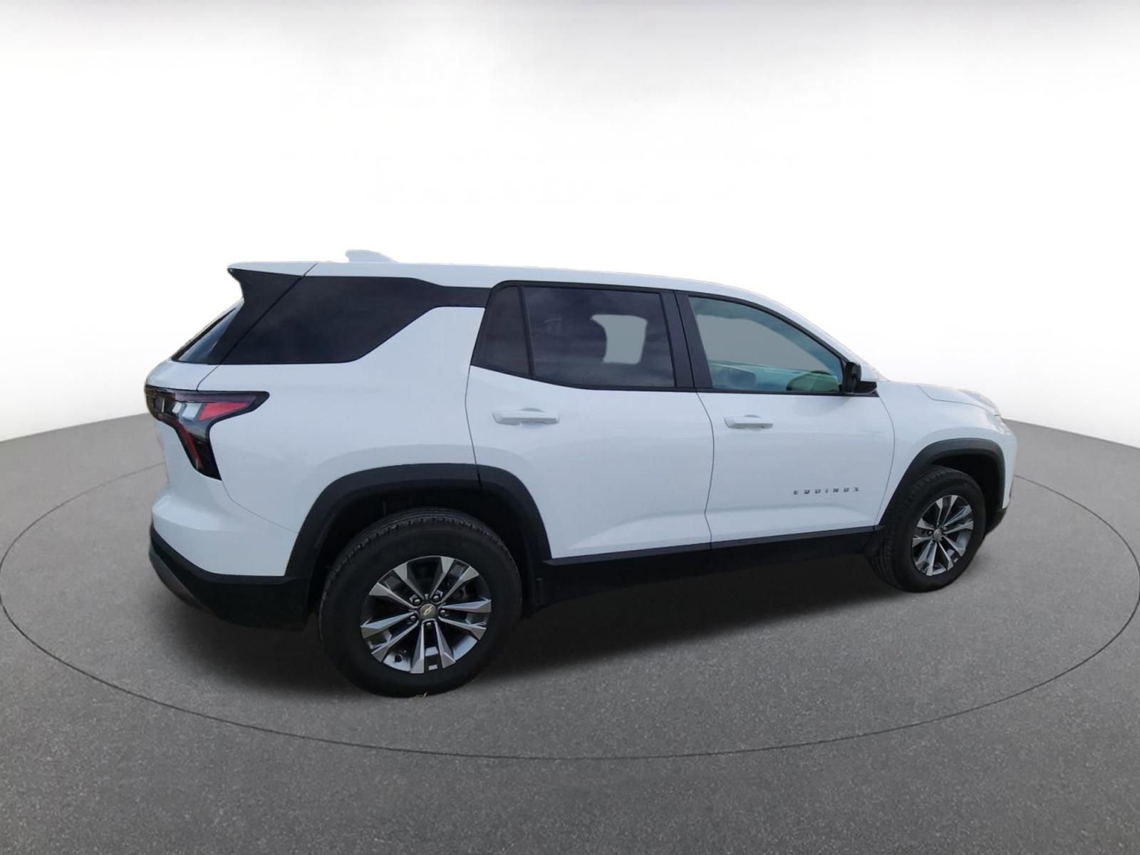 Thumbnail: 2025 Chevrolet Equinox - 25